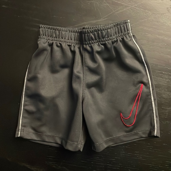 Nike shorts size 24M - Picture 1 of 4